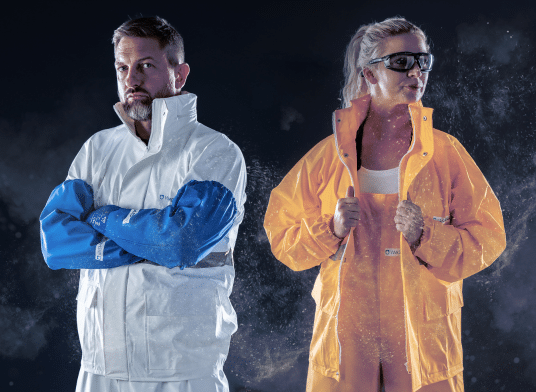 Washguard - 2 persons in washguard overalls